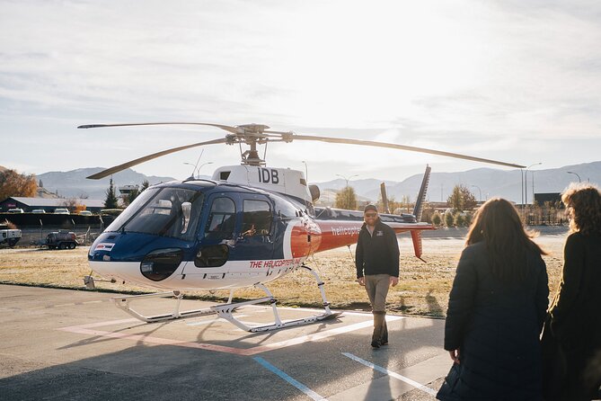 Queenstown: Pilot's Choice Helicopter Flight with alpine landing - The flight over Lake Wakatipu
