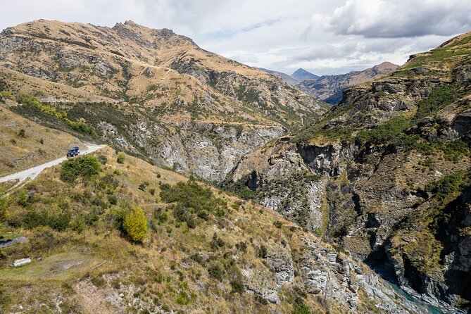 Queenstown: Private 4WD Adventure (4 hrs) – Choose Your Route - Tea at Historic Skippers School