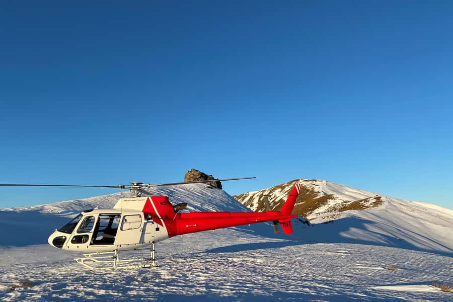 Queenstown: Scenic Alpine Heli-Flight - Flying above Queenstown Basin