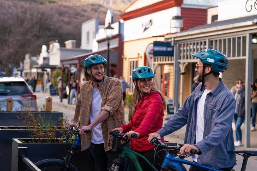 Queenstown: Self-Guided Bike Ride on the Arrow Bridges Trail - Starting in Arrowtown, where the gold trail begins
