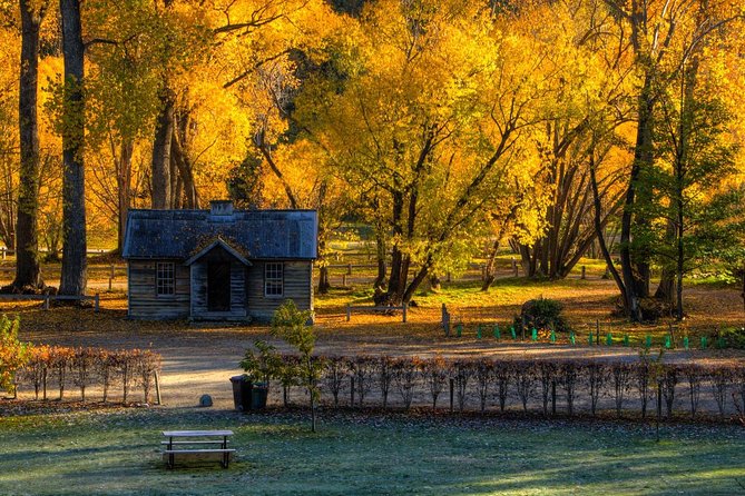 Queenstown Sightseeing Tour: Highlights of Queenstown - Local guides make the short route work