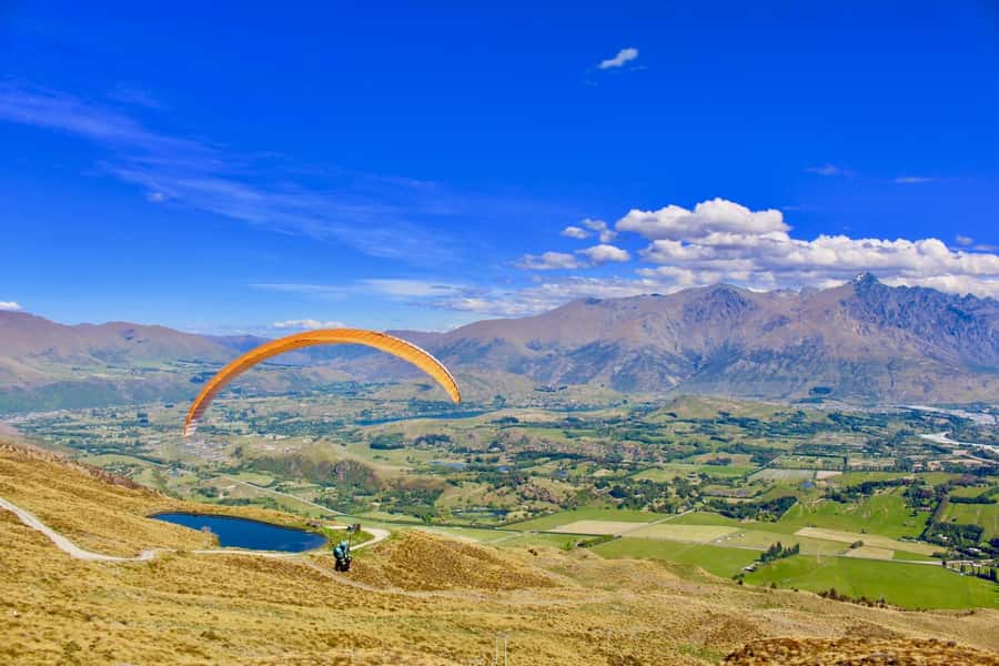 Queenstown: Tandem Paragliding Experience - Flying above the Wakatipu Valley