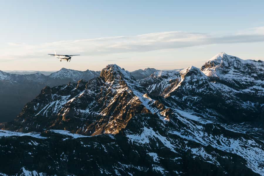 Queenstown: Tasman Glacier Helihike with Flight Transfers - Queenstown to Mount Cook by fixed-wing aircraft