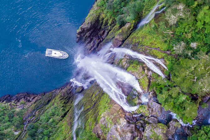 Queenstown to Te Anau via Milford Sound inc Cruise & Lunch - Eglinton Valley and the first Fiordland views