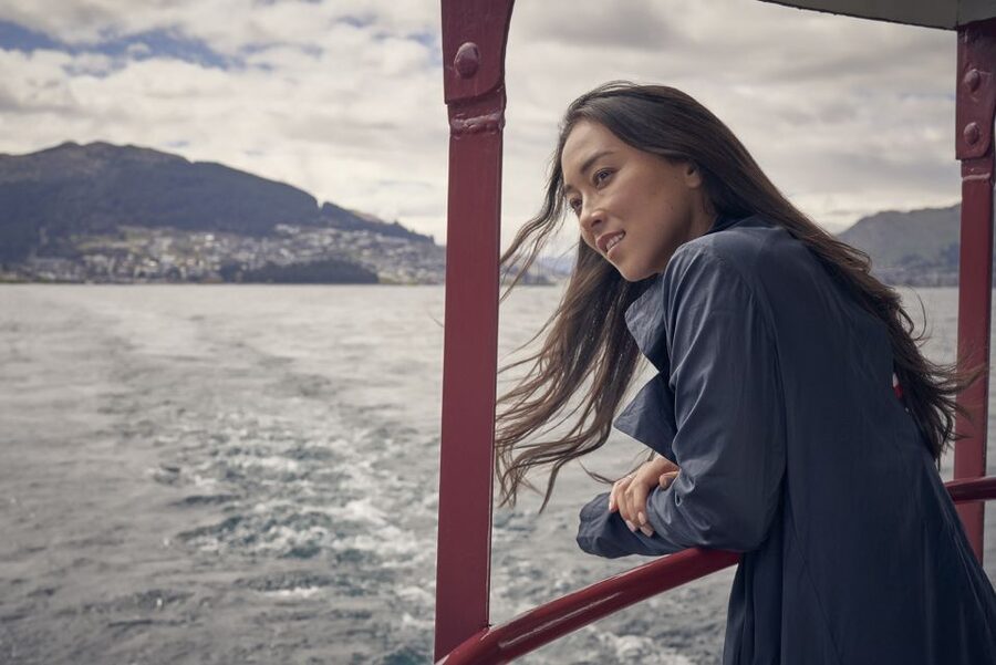 Queenstown: Walter Peak Gourmet BBQ & Lake Whakatipu Cruise - Returning to Queenstown by boat