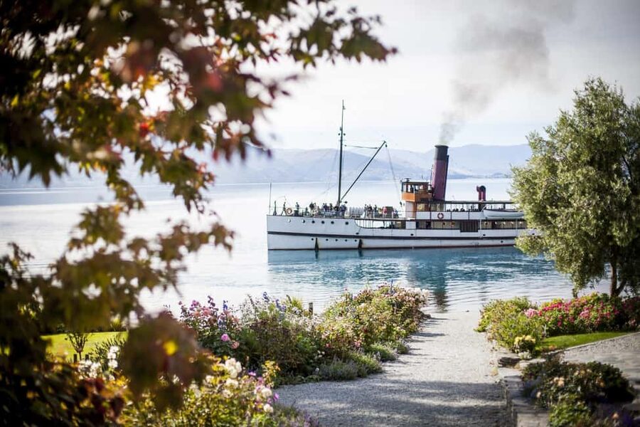 Queenstown: Walter Peak Horse Trek & Queenstown Lake Cruise - Who should book this outing