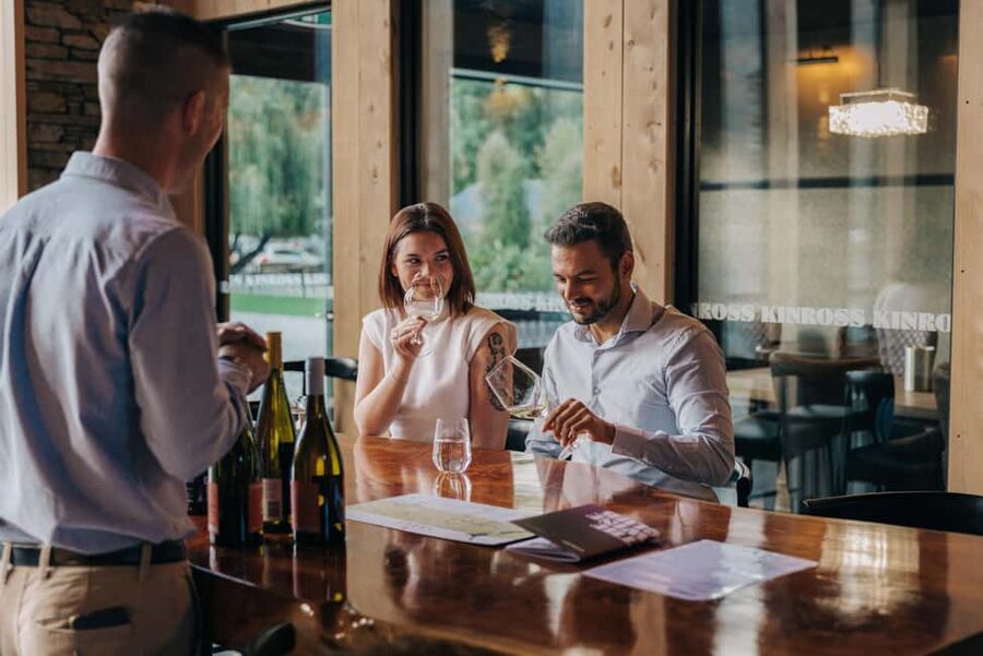 Queenstown: Wine & Food Tour, Scenic Tastings & Paired Lunch - Who should book this Queenstown wine tour?