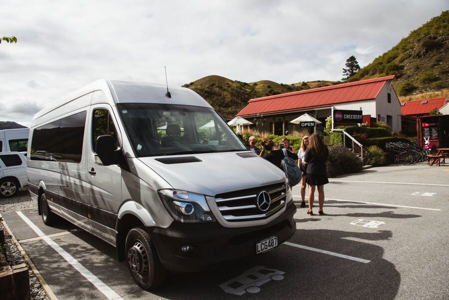 Queenstown: Wine Tasting Tour - Riding from Queenstown in a Mercedes van