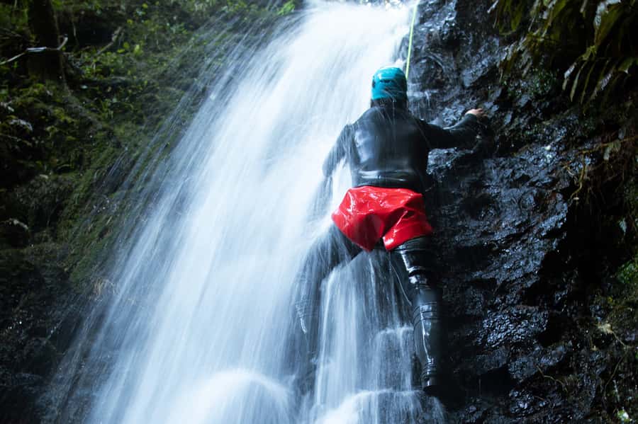 Raglan: Karioi Canyoning - Abseiling the waterfalls