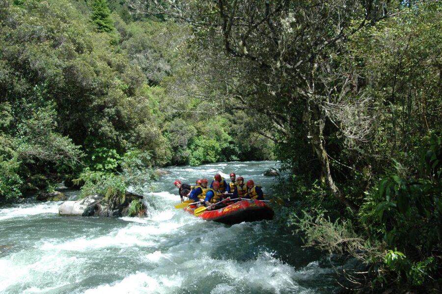 Rangitaiki Rafting Grade 3-4 - Leaving Rotorua for the river base