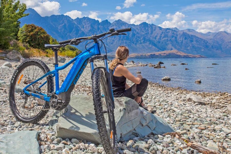 Ride to Riches: Arrowtown to Queenstown with Shuttle - A downhill start from Queenstown to Arrowtown
