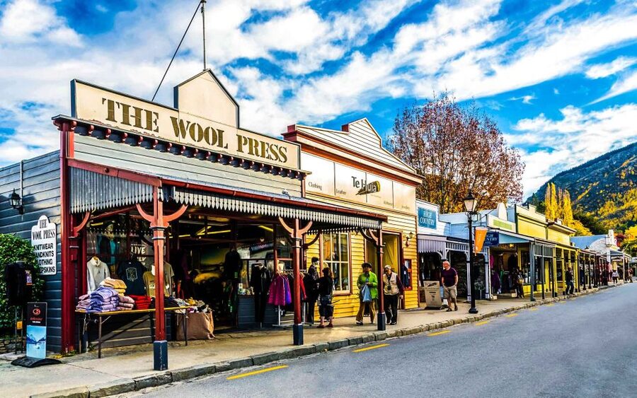 Ride to Riches: Arrowtown to Queenstown with Shuttle - Finishing at Queenstown Gardens