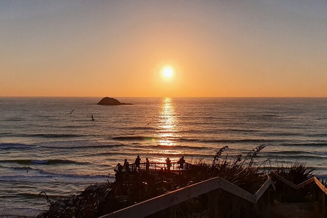 Romantic Auckland Sunset tour with Winery & Thermal pool - Muriwai Beach brings the big sunset moment