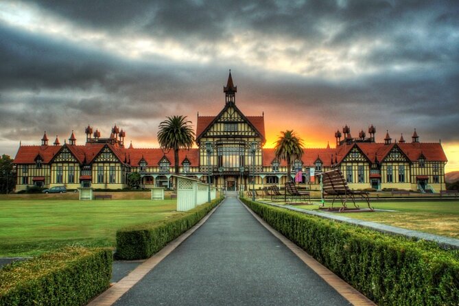 Rotorua Cultural Small Group Afternoon Tour - The Rotorua city drive and Government Gardens