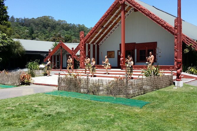 Rotorua Discovery Te Puia Tour - Te Puia is the main event