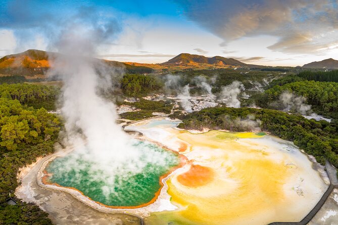 Rotorua Eco Cultural full day tour (Wai o Tapu, Waimangu,Te puia) - Guides make the difference