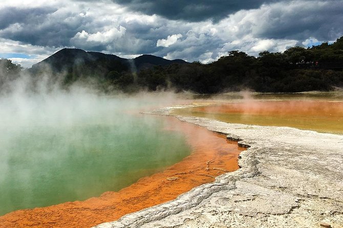 Rotorua Highlights Tour from Auckland with Optional Extras - Wai-O-Tapu’s pools, mud, and sulfur air