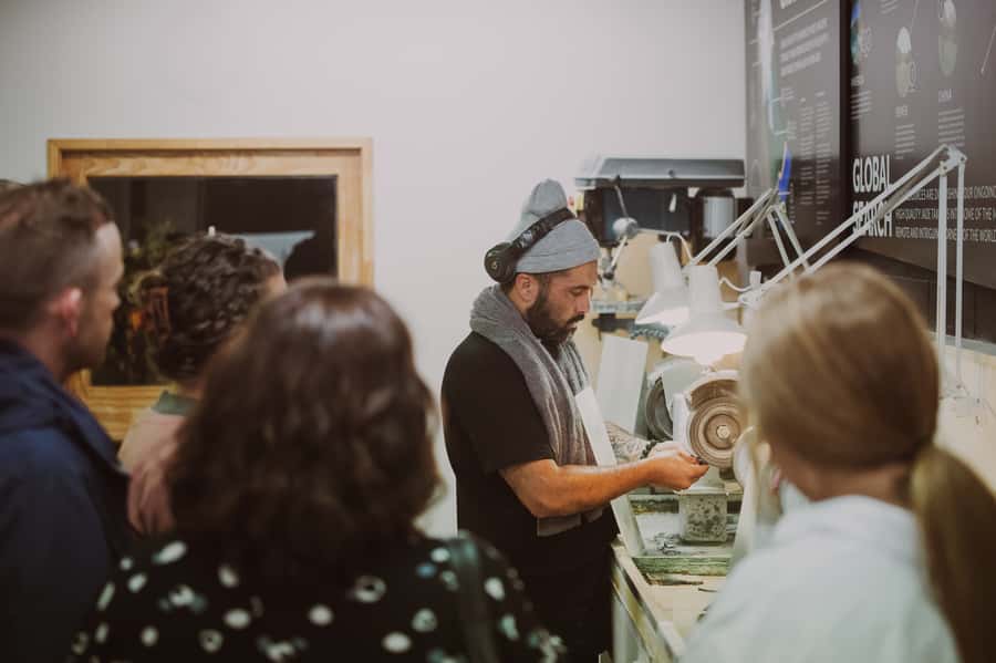 Rotorua: Jade Carving Experience at a Local Studio - Entering Mountain Jade on Fenton Street