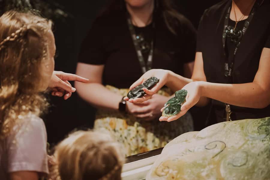 Rotorua: Jade Carving Experience at a Local Studio - Choosing your own pounamu piece