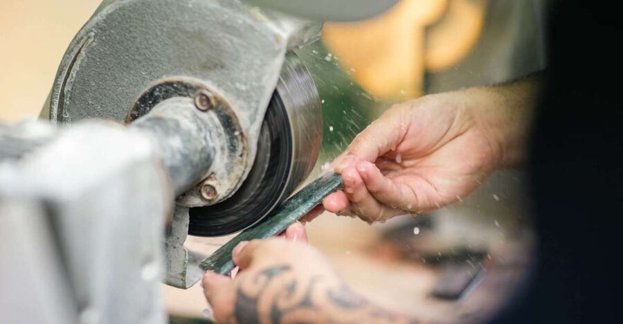 Rotorua: Jade Carving Experience at a Local Studio - Who will get the most from this studio visit?