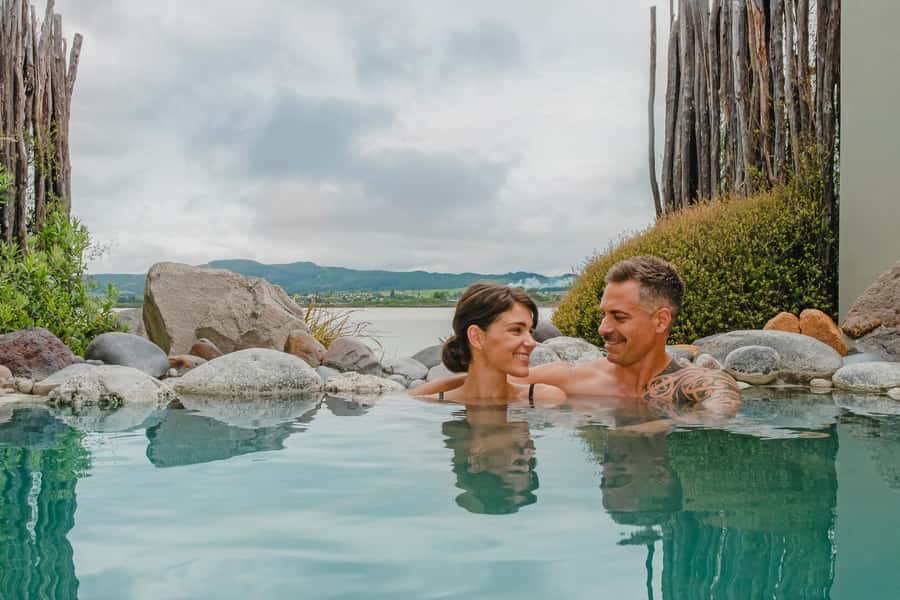 Rotorua: Lake View Private Pools Experience - A private soak beside Lake Rotorua