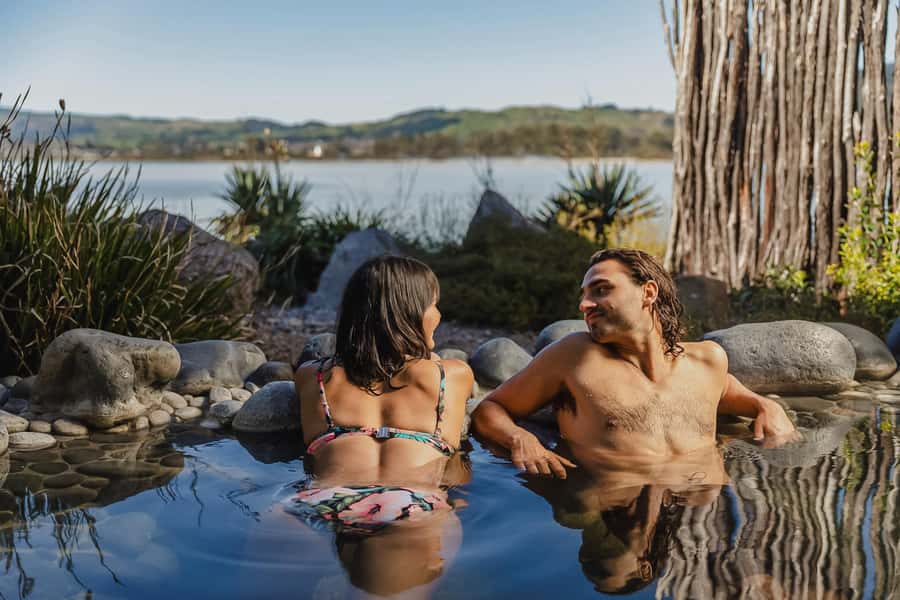 Rotorua: Lake View Private Pools Experience - Arriving at Polynesian Spa and finding the private pools