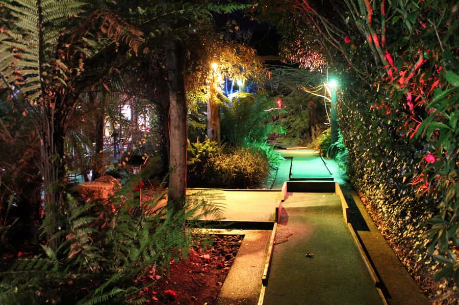 Rotorua: Mini Golf Experience - The first holes set the playful tone