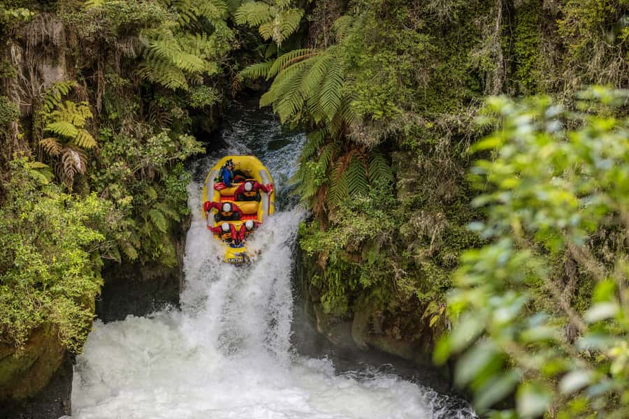 Rotorua Rafting: Kaituna River White Water Experience - The River Base finish and photo choice