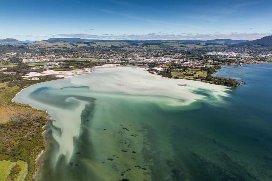 Rotorua: Scenic Flight over Mt Tarawera & Waimangu Valley - Flying toward Mount Tarawera