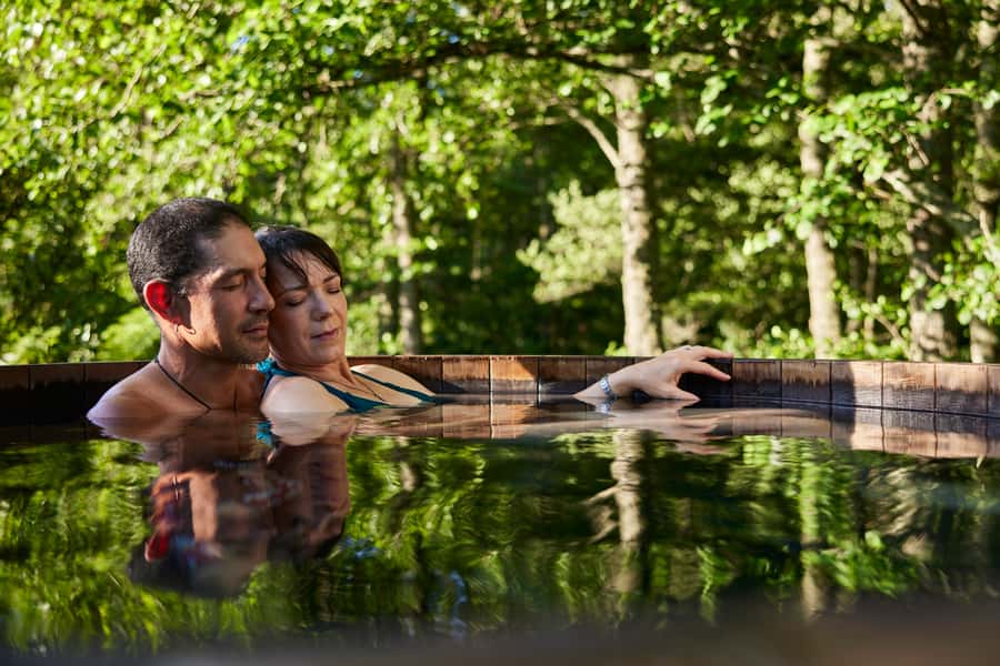 Rotorua: Secret Spot Hot Tubs - Check-in, changing, and finding your tub
