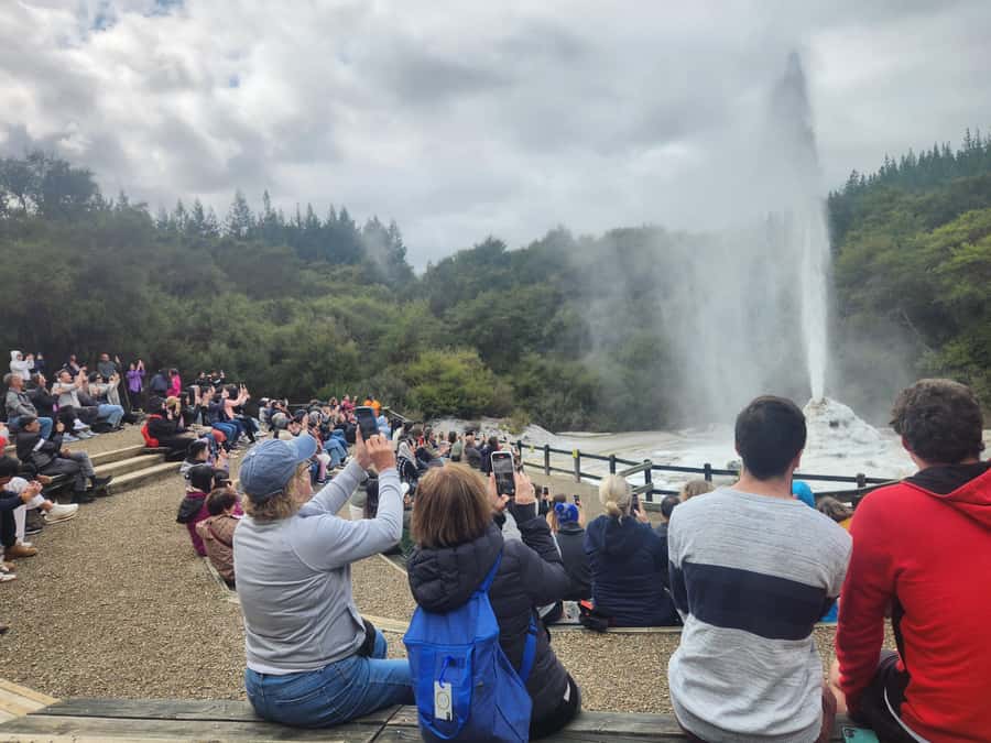 Rotorua & Taupo DayTour Waiotapu & Huka Falls from Auckland - Wai-O-Tapu: geothermal color with a one-hour walk