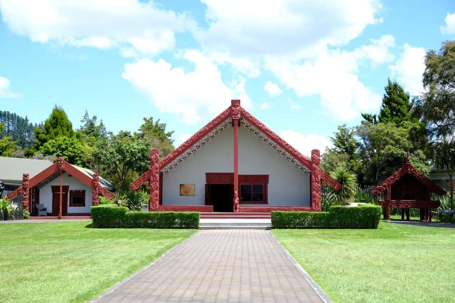 Rotorua: Te Puia Maori Village and Rejuvenation Tour - Taking the waters at Polynesian Spa