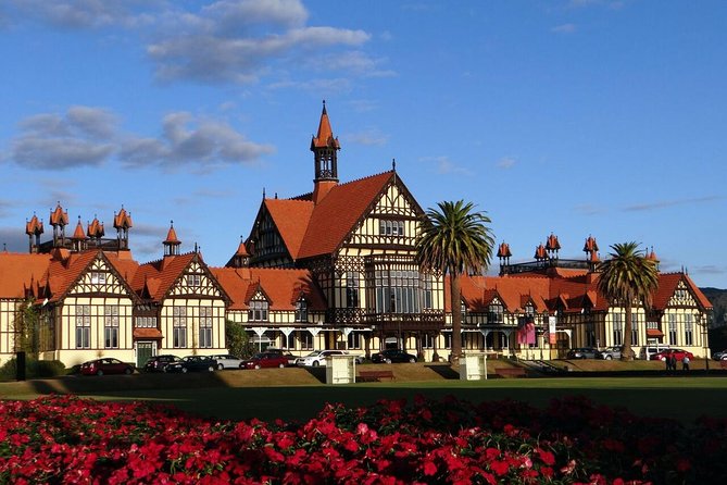 Rotorua via Kiwi/lakes country & a visit to iconic Whakarewarewa - Key points to know before you book