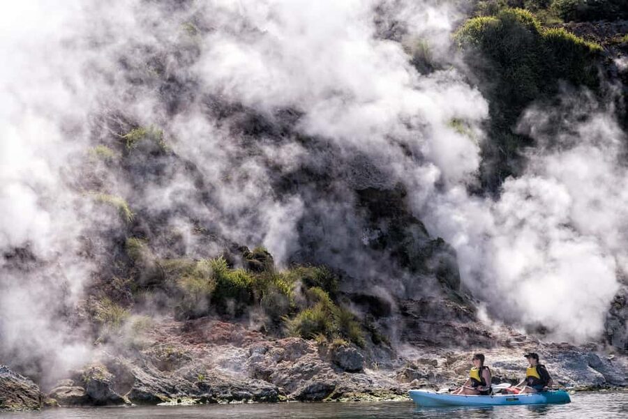 Rotorua: Waimangu Valley Walk and Steaming Cliffs Kayak Tour - Meeting your guide at Rotorua Information Centre
