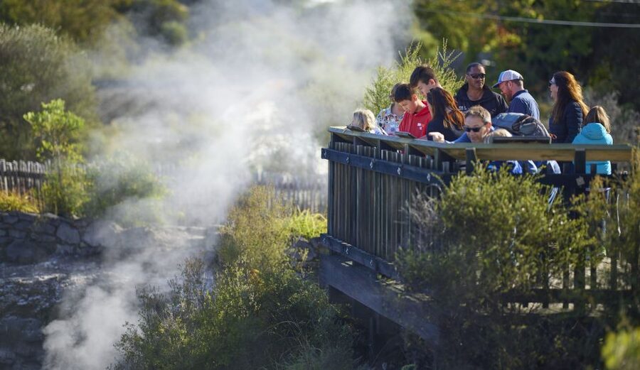 Rotorua: Whakarewarewa Village Guided Tour - Silica, boiling pools, and steam vents