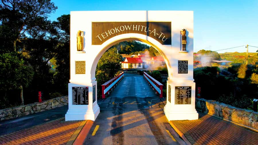 Rotorua: Whakarewarewa Village Guided Tour - A one-hour walk with a personal guide