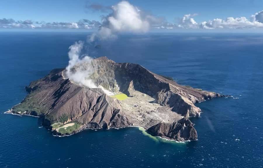 Rotorua: White Island, Mount Tarawera & Waimangu Volcanic … - Crossing the Bay of Plenty to Whakaari/White Island