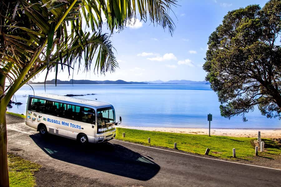 Russell: 1-Hour Sightseeing Tour by Coach & Long Beach - Flagstaff Hill and the Bay of Islands view