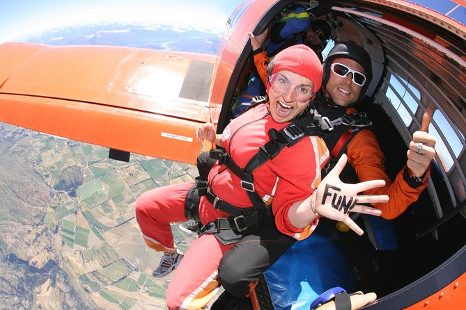 Skydive Wanaka - The 20-minute flight over Wanaka and the Southern Alps