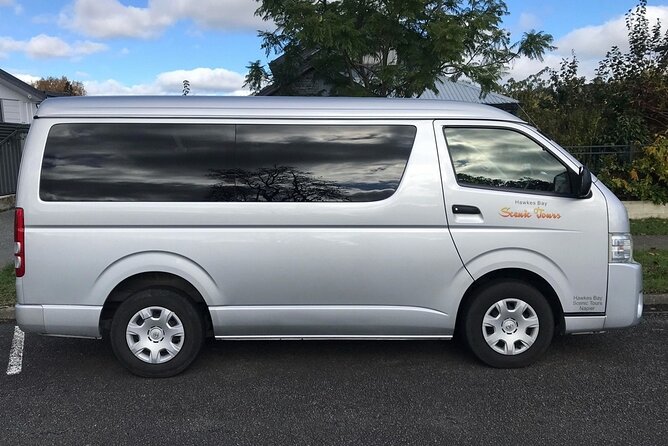 Small Group - Half-Day Hawke's Bay Winery Tour - Guides who add more than a transfer