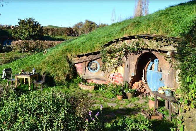 Small-Group Hobbiton and Waitomo Day Tour with Lunch from Auckland - Why the Hobbiton lunch adds real value