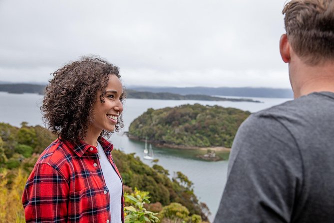 Stewart Island: Village and Bays Tour - Weather, clothing, and comfort