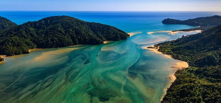 Takaka: Farewell Spit/Abel Tasman Scenic Flight - Leaving Takaka Airport in a light aircraft