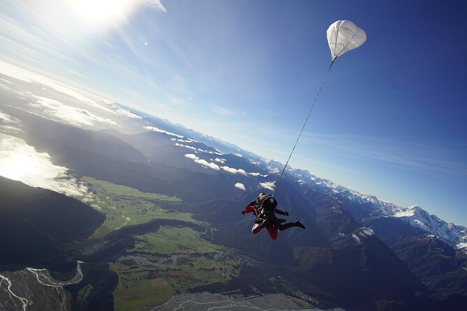 Tandem Skydive 13,000ft from Franz Josef - The flight, freefall, and parachute ride