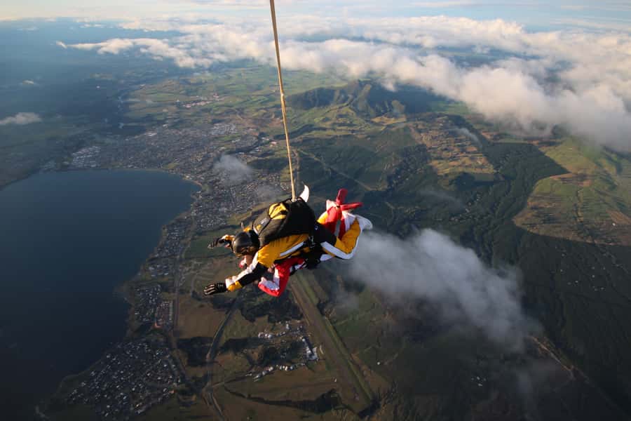 Tandem Skydive Experience in Taupo - Booking advice for a weather-dependent day