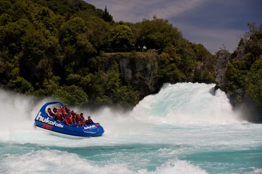 Taupō: Huka Falls 30-Minute Jet Boat Experience - Who should book the Huka Falls jet boat?