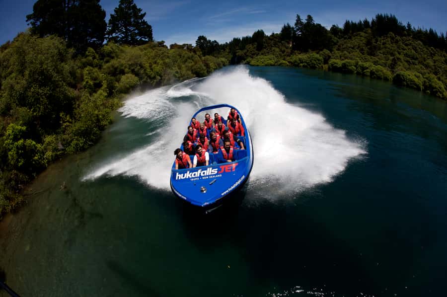 Taupō: Huka Falls 30-Minute Jet Boat Experience - The drivers make a real difference