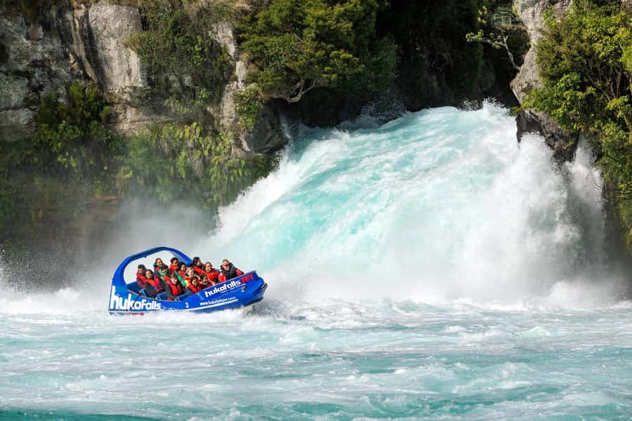 Taupō: Huka Falls 30-Minute Jet Boat Experience - The 30-minute route along the Waikato River