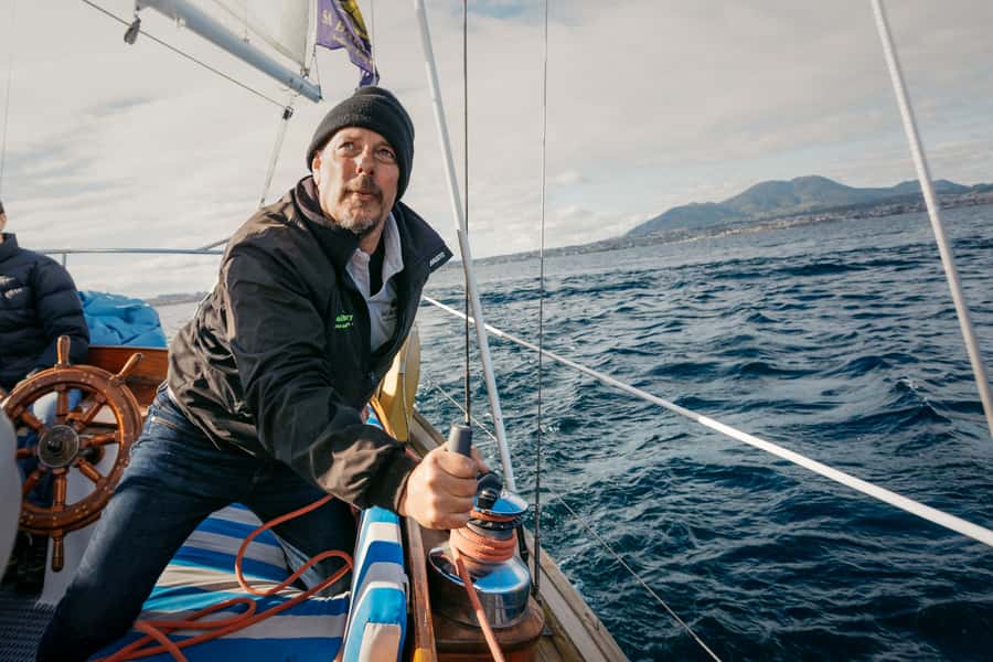 Taupō: Sail Barbary Eco Sailing to the Maori Rock Carvings - Practical packing advice for the lake