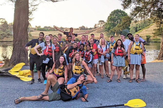 Tauranga: Evening Glowworm Kayak Tour - The glow-worm canyon after dark